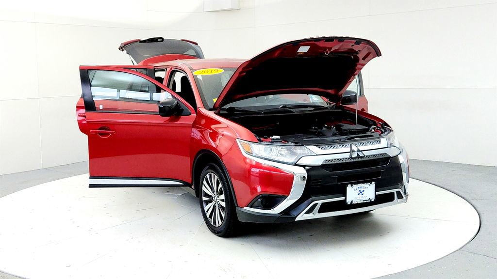 Used 2019 Mitsubishi Outlander ES AWD/4WD image 9