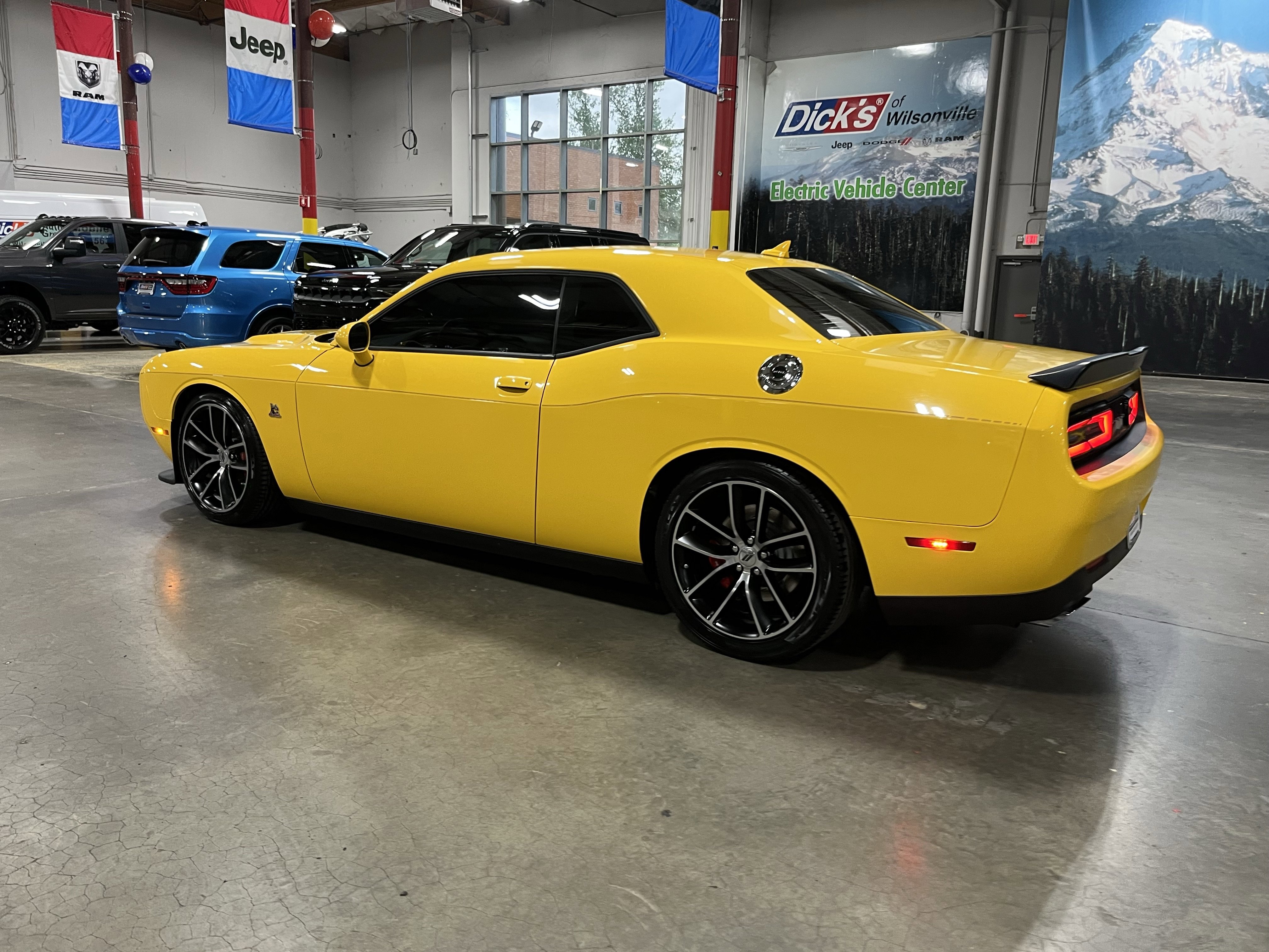 Used 2018 Dodge Challenger R/T Scat Pack RWD image 3