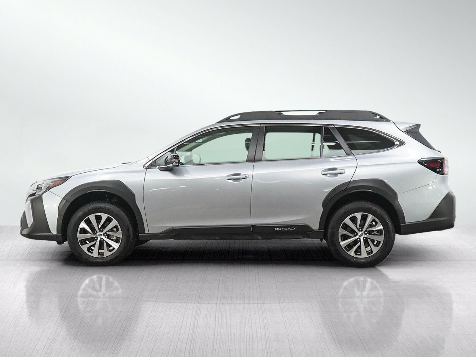 Used 2025 Subaru Outback Premium AWD/4WD image 2