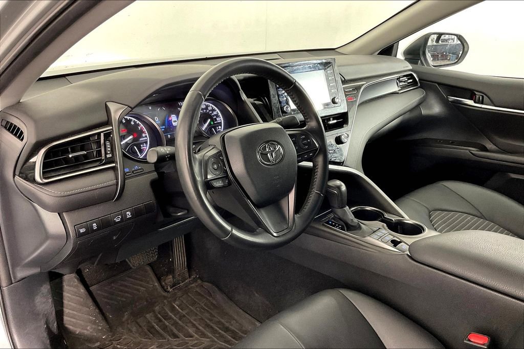 Used 2022 Toyota Camry SE image 18