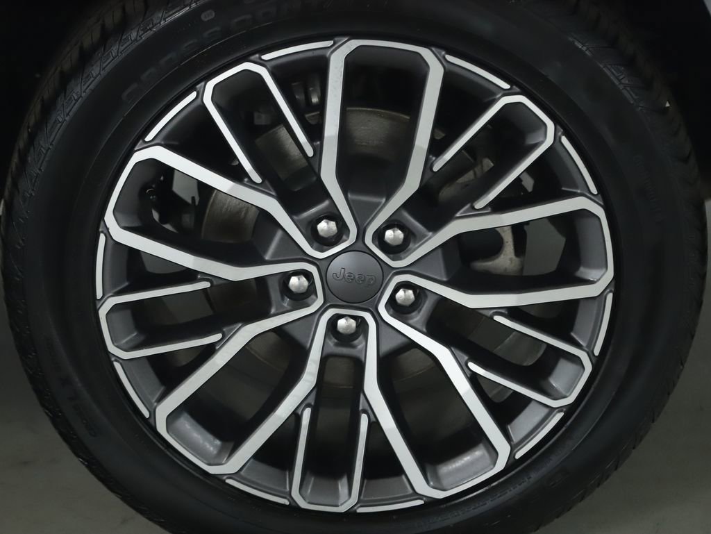 Used 2024 Jeep Grand Cherokee L Summit image 42