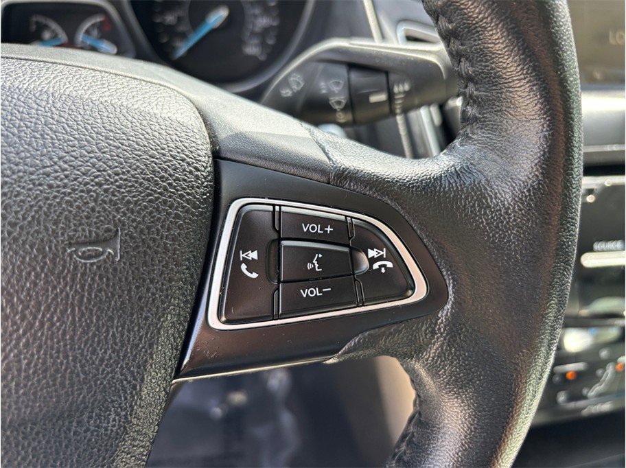Used 2015 Ford Focus Titanium FWD image 24