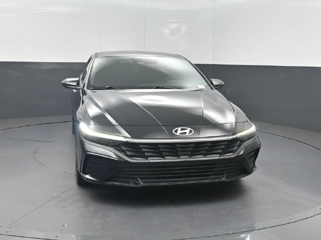 Used 2025 Hyundai Elantra Sport FWD image 29