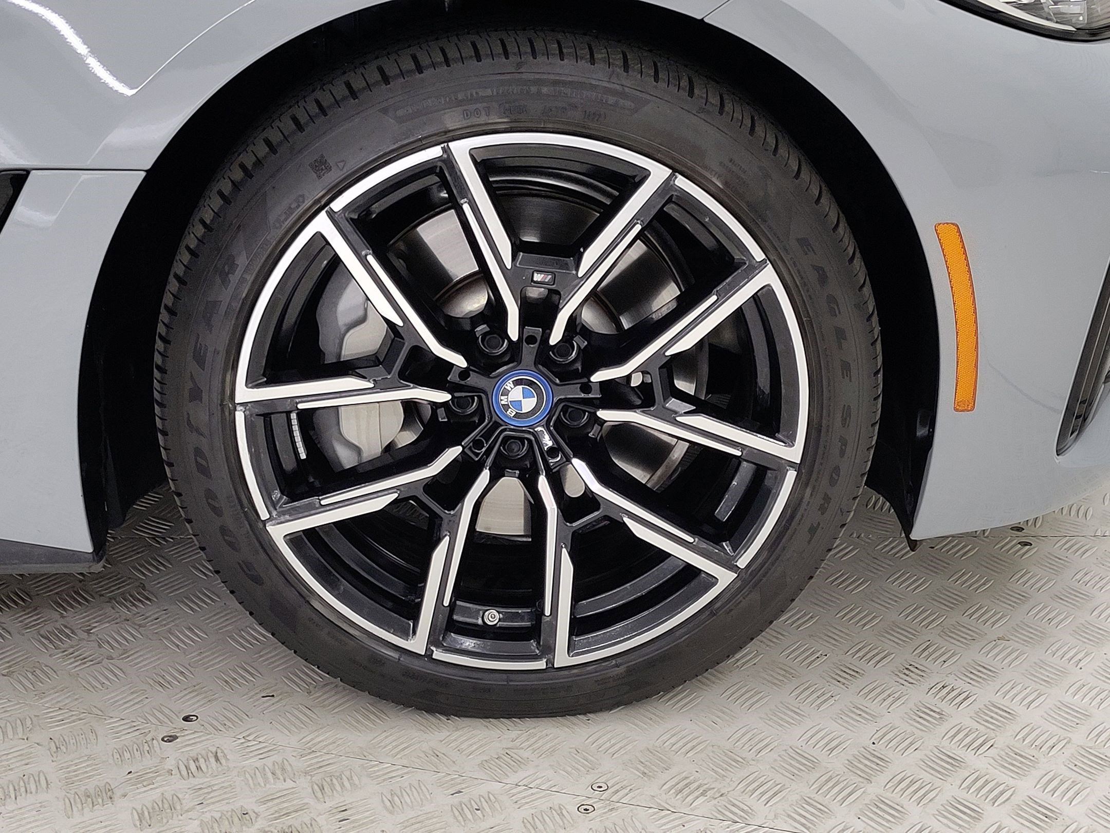 Certified 2023 BMW i4 eDrive40 w/ M Sport Package image 4