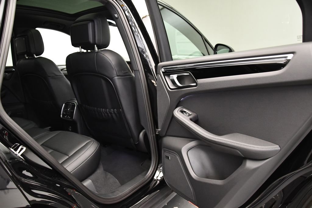 Used 2025 Porsche Macan image 53