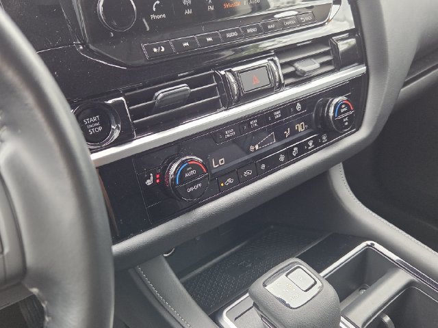 Used 2025 Nissan Pathfinder SL AWD/4WD image 29
