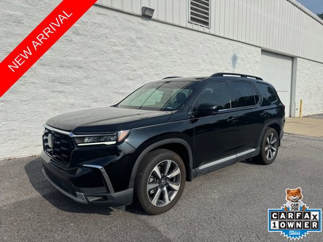 Used 2025 Honda Pilot Touring image 1