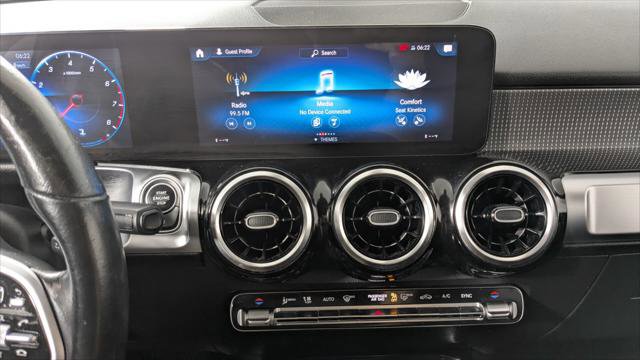 Used 2022 Mercedes-Benz GLB 250 w/ Premium Package image 28