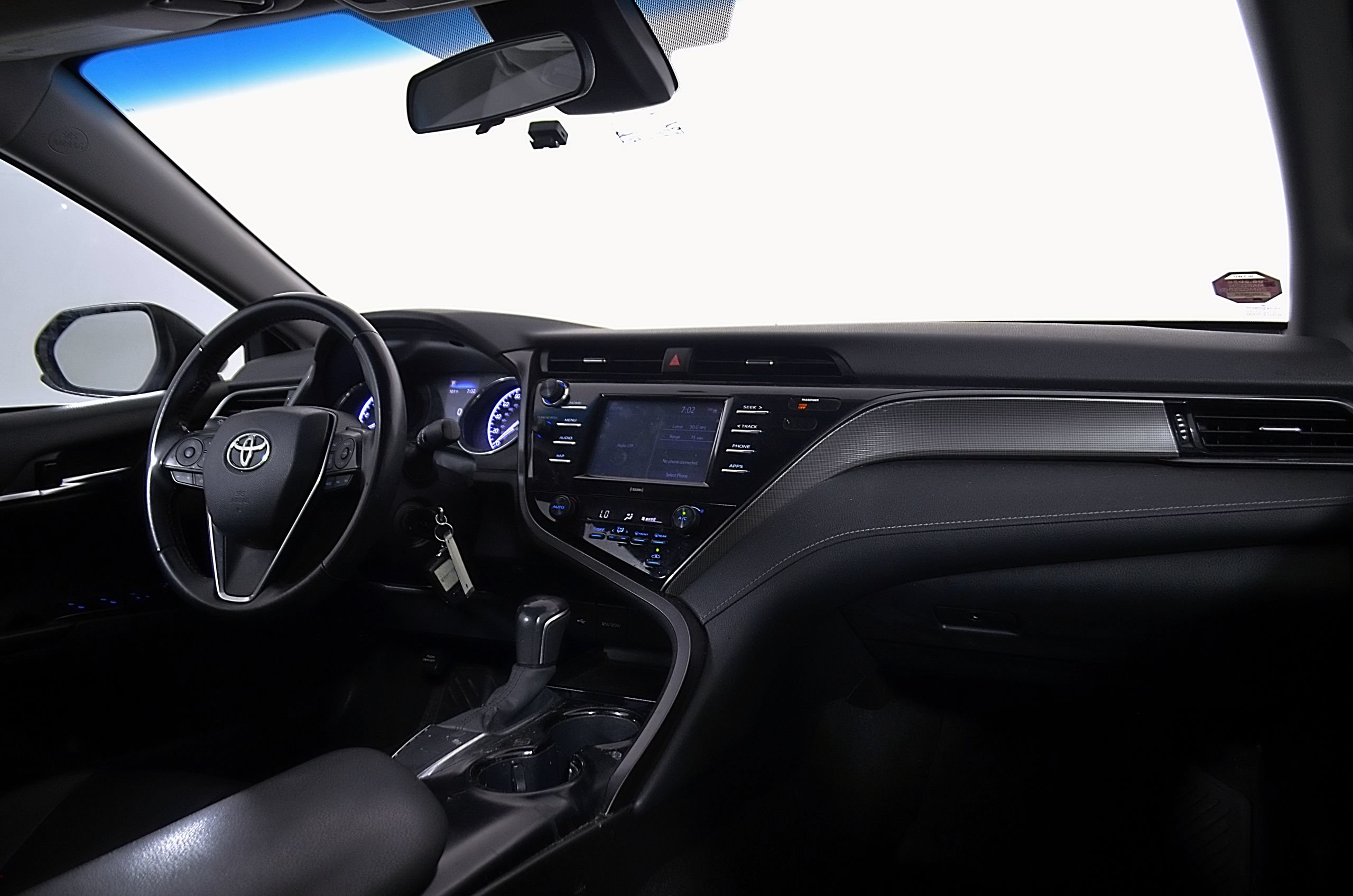 Used 2020 Toyota Camry SE FWD image 23