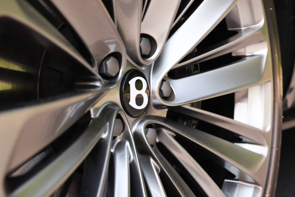 Used 2023 Bentley Bentayga Speed image 12