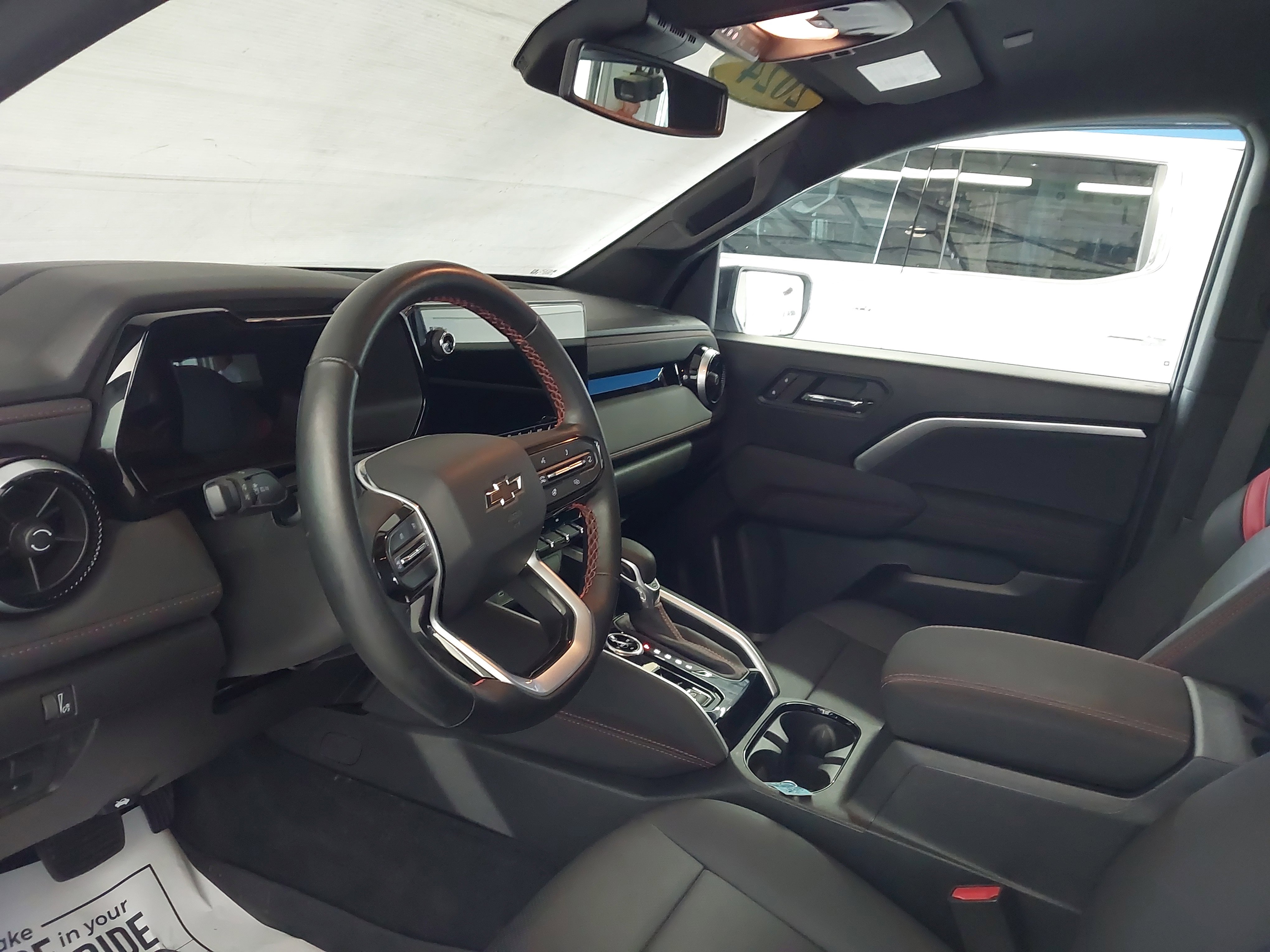 Used 2024 Chevrolet Colorado Z71 w/ Z71 Convenience Package 2 image 2