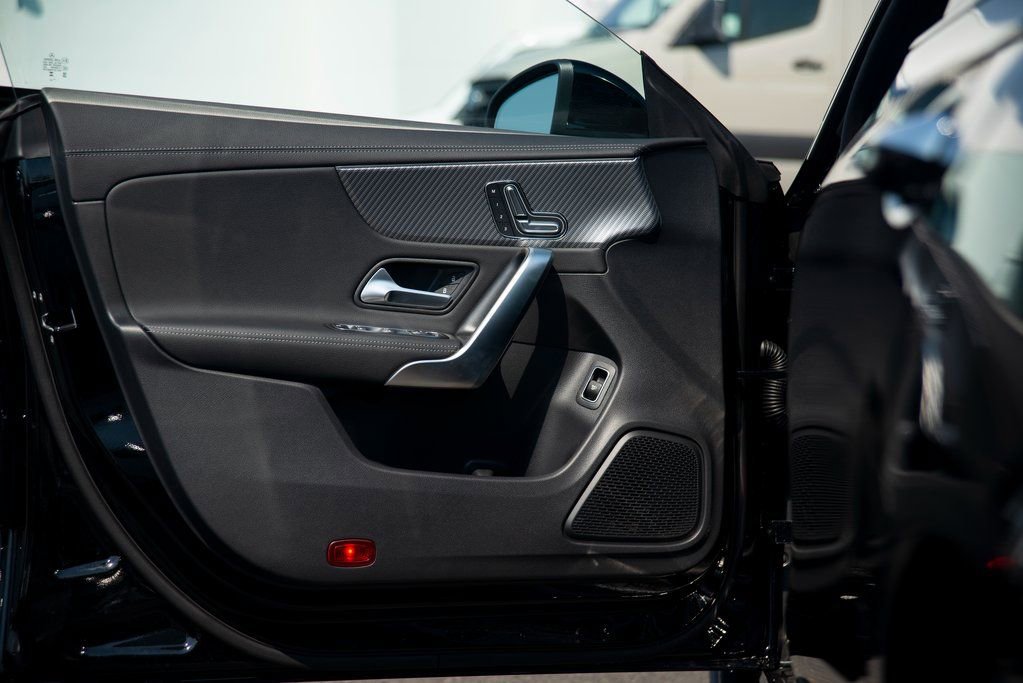 Used 2025 Mercedes-Benz CLA 250 4MATIC image 17