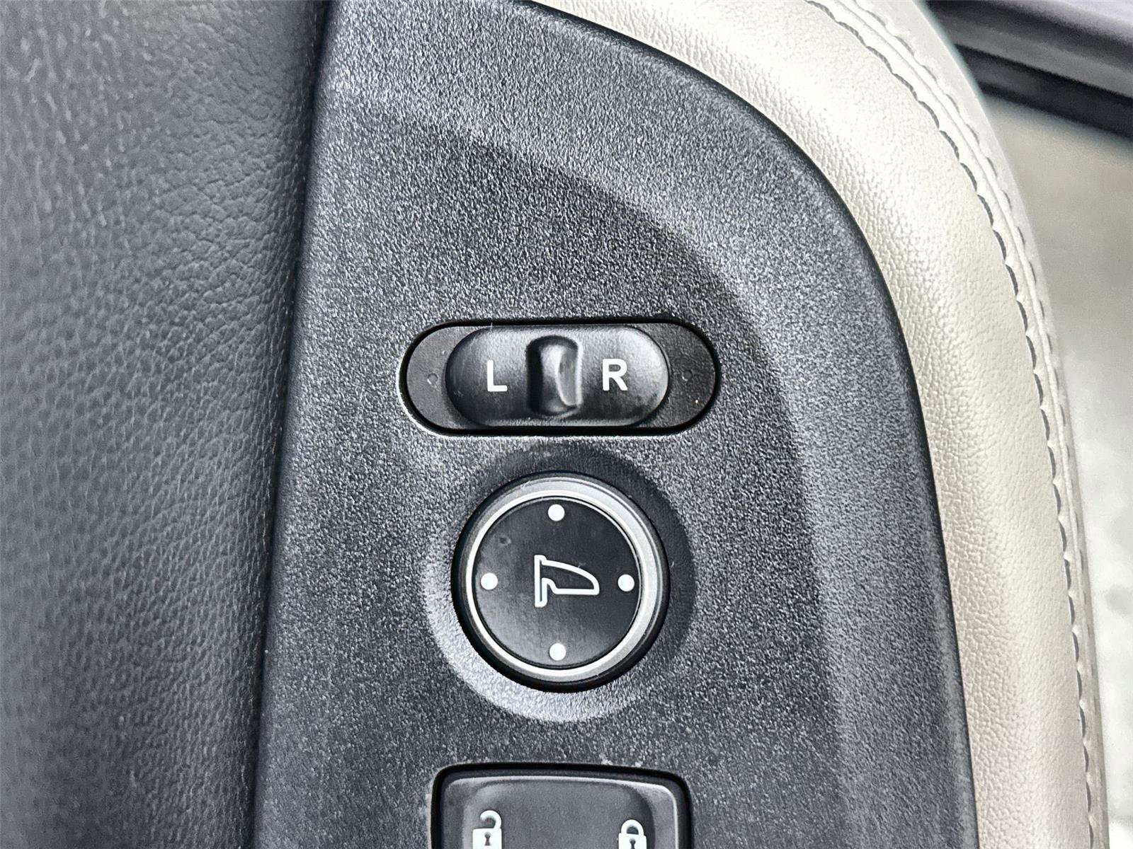 Used 2023 Honda HR-V EX-L image 15
