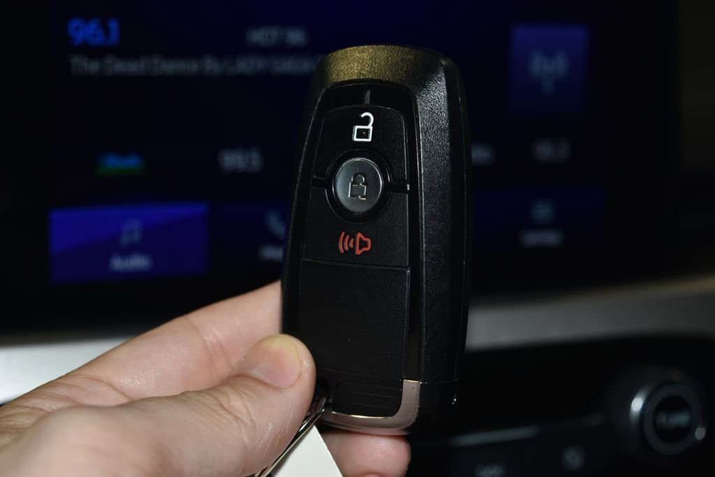 Used 2022 Ford Escape SE image 17