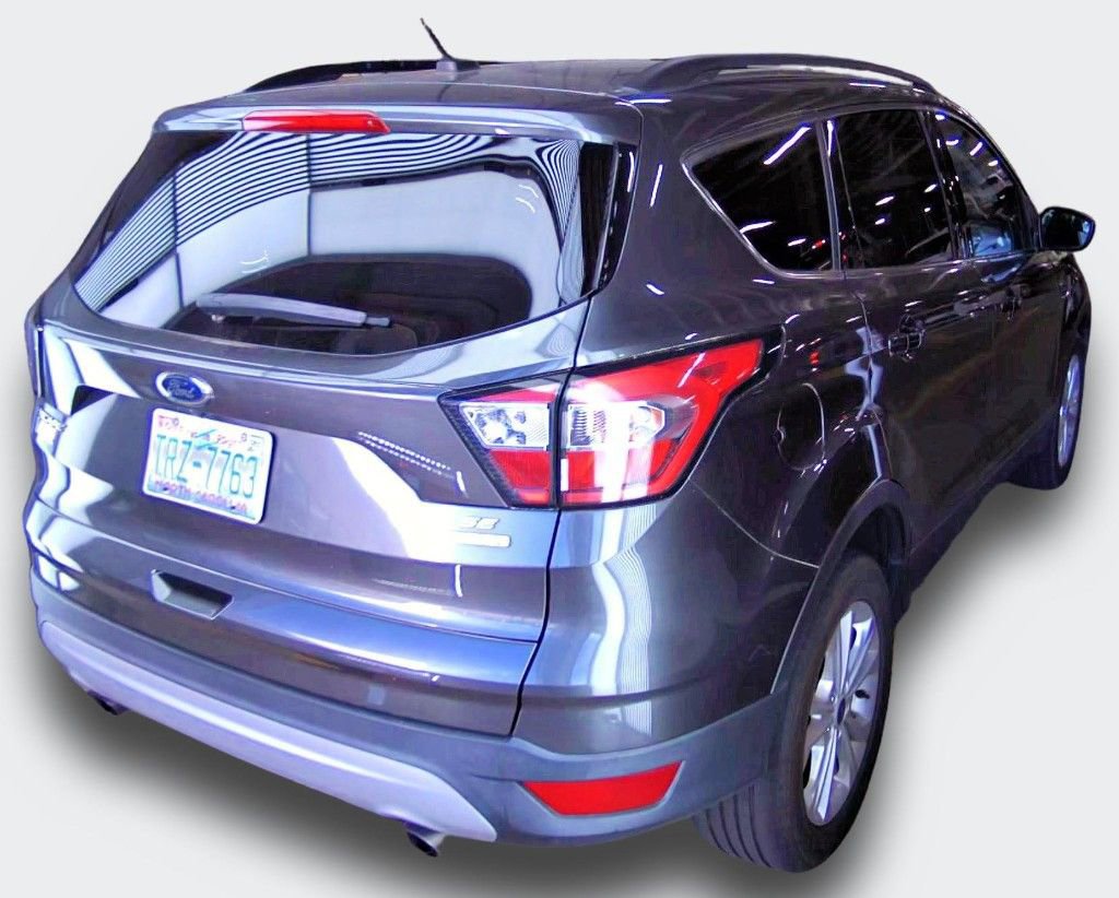 Used 2018 Ford Escape SE FWD image 3