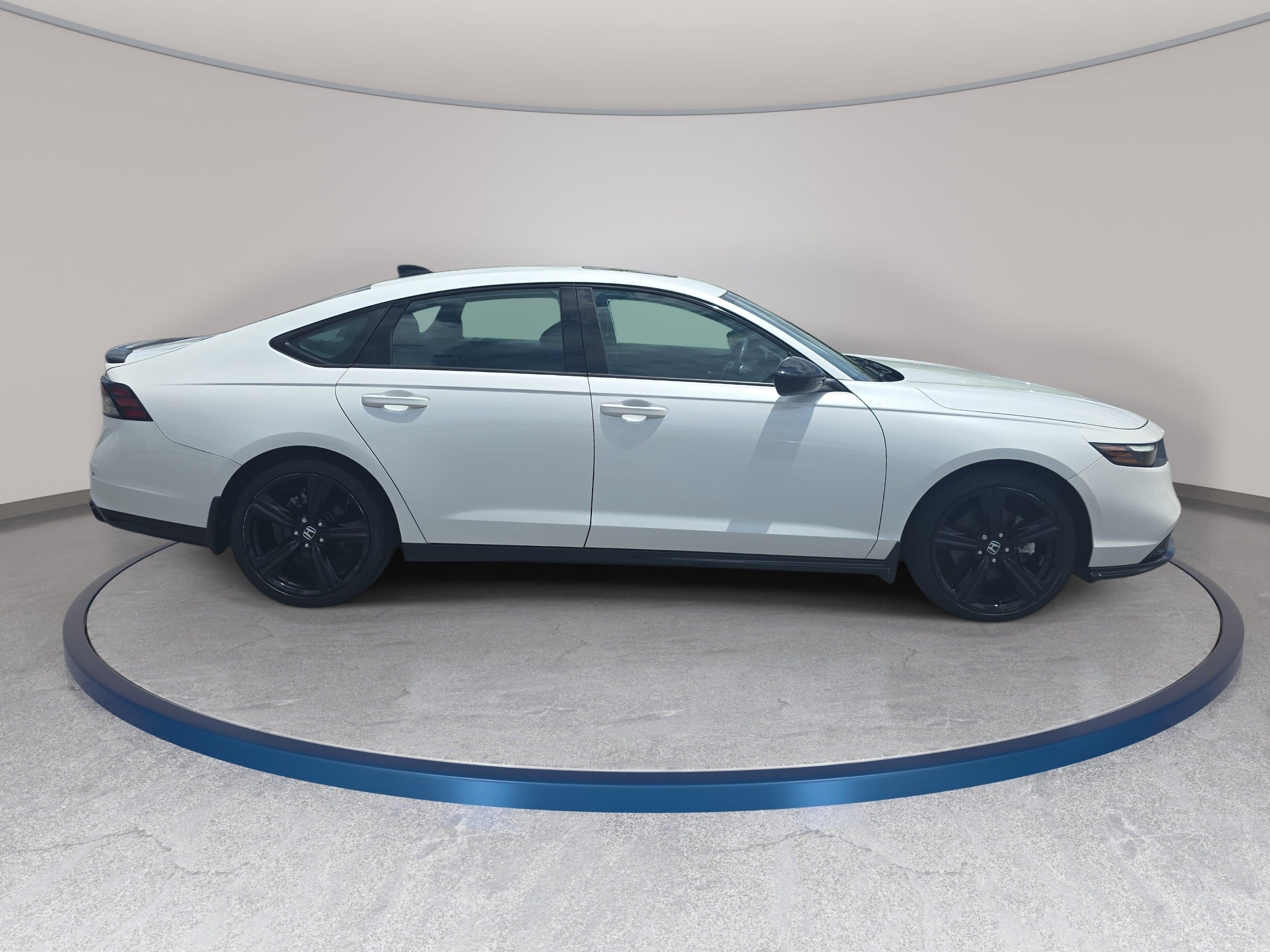 Used 2023 Honda Accord Sport image 4