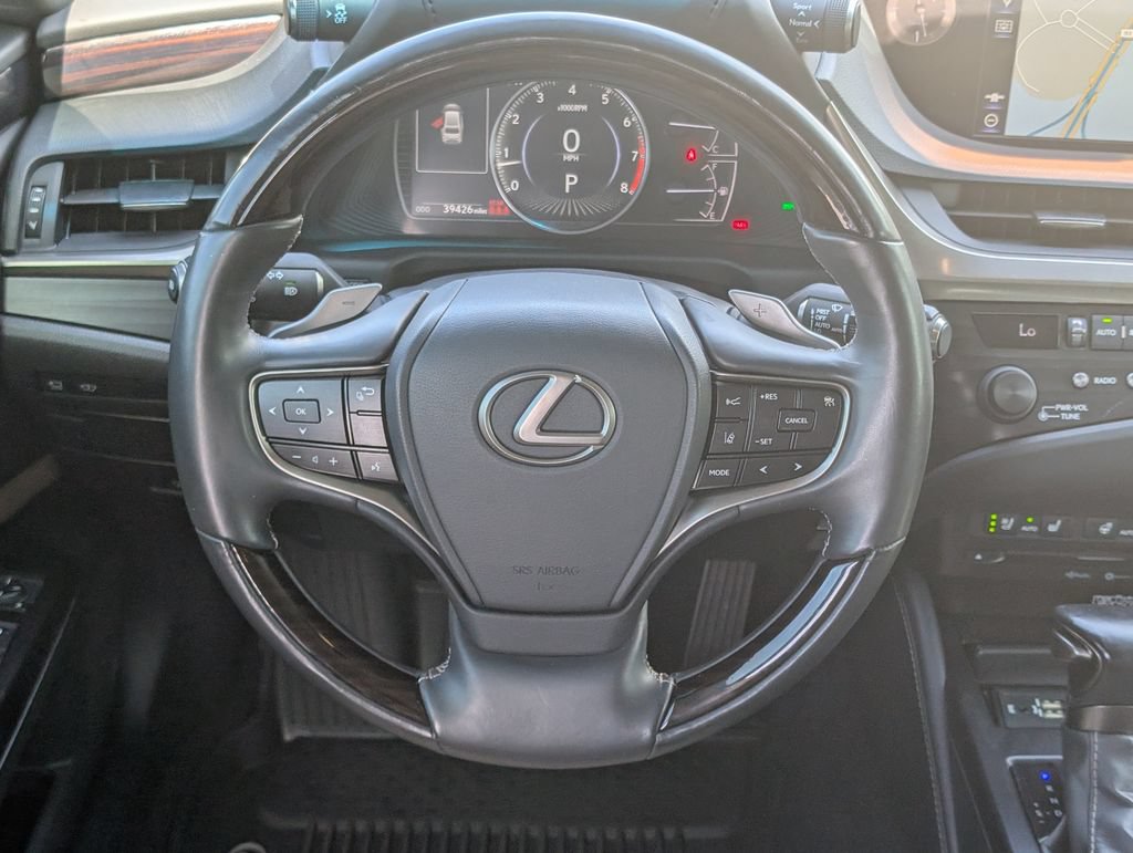 Used 2019 Lexus ES 350 Ultra Luxury w/ Accessory Package 2 FWD image 13