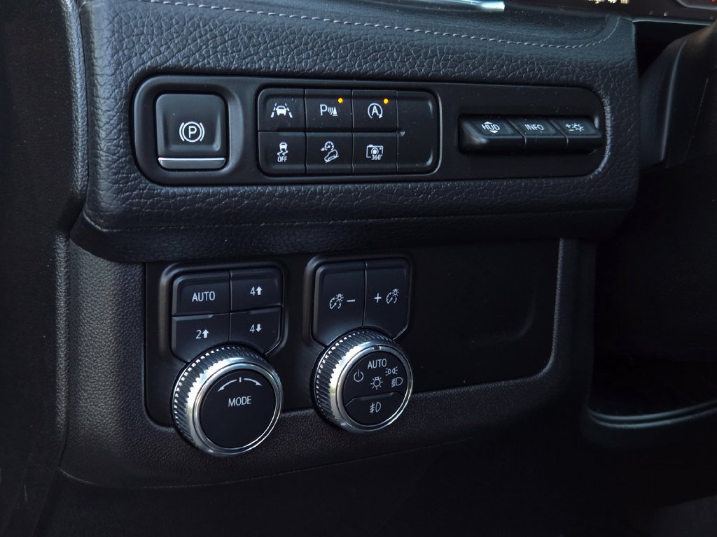 Used 2024 GMC Yukon Denali AWD/4WD image 19