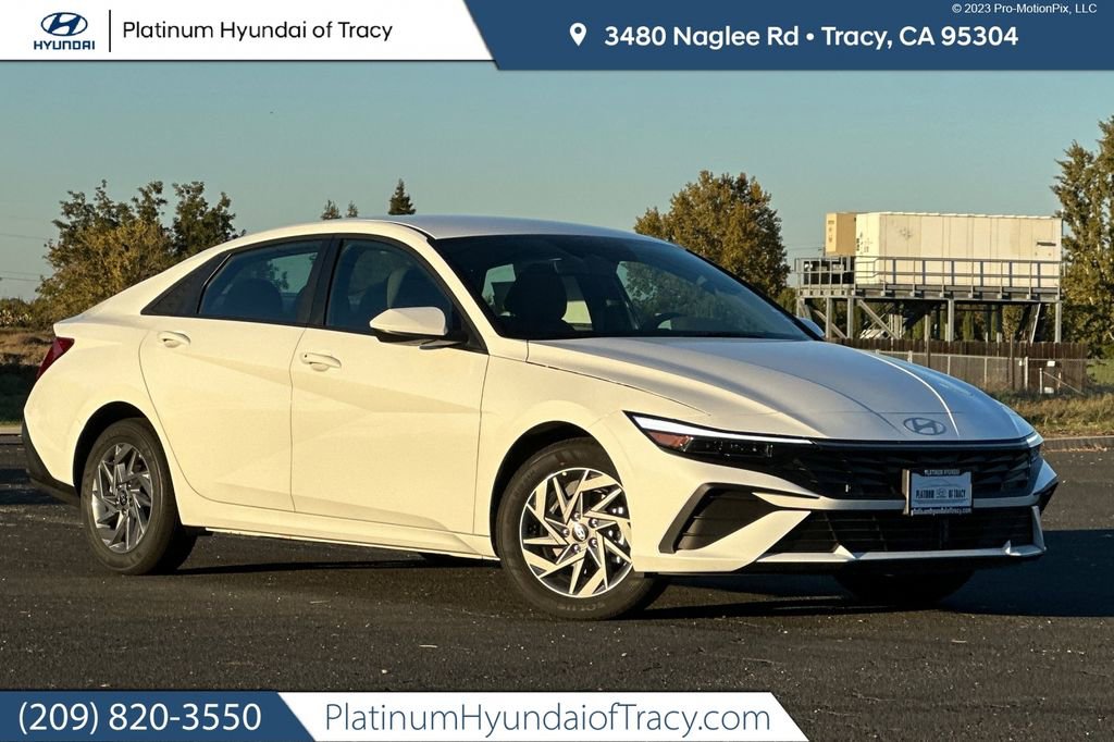 New 2026 Hyundai Elantra Hybrid FWD image 1