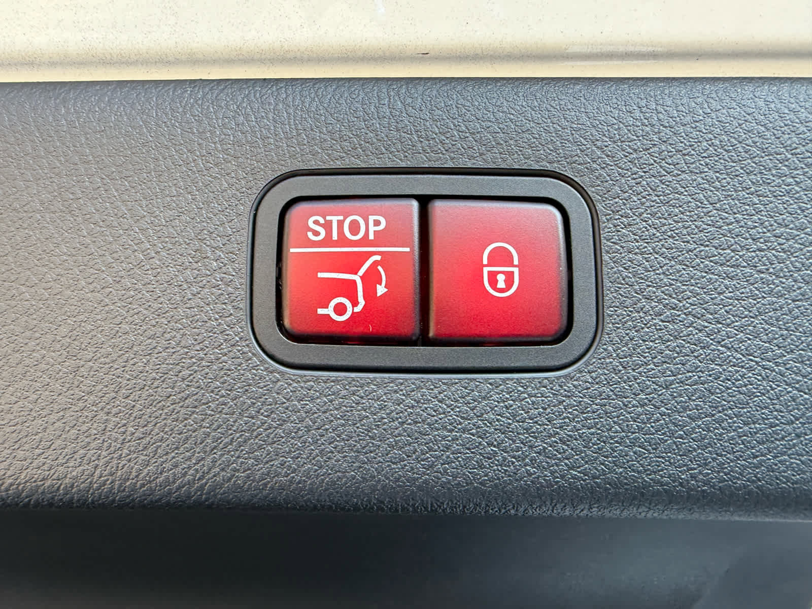 Certified 2022 Mercedes-Benz EQS 580 4MATIC Sedan image 34