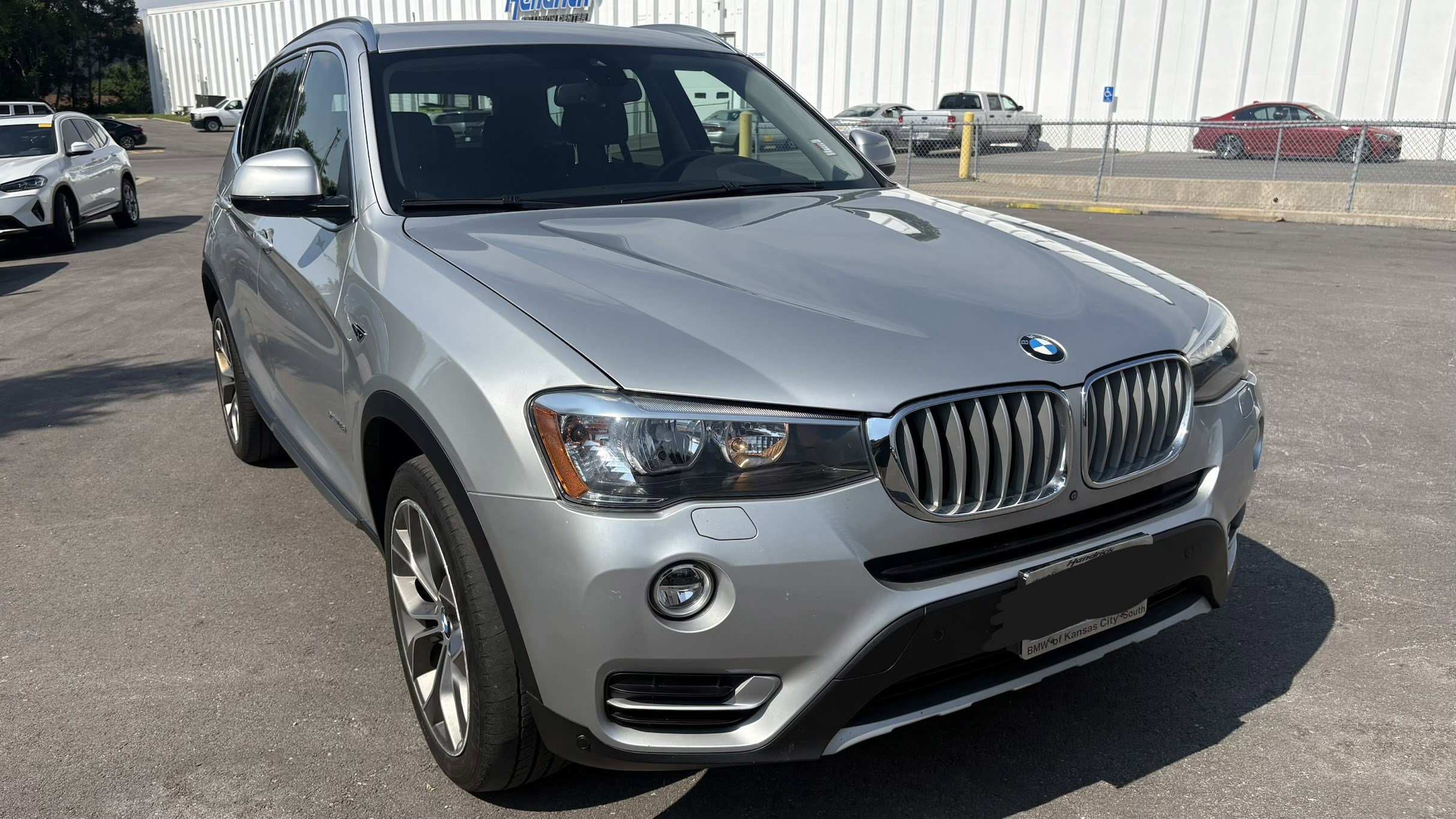 Used 2017 BMW X3 xDrive28i AWD/4WD image 2