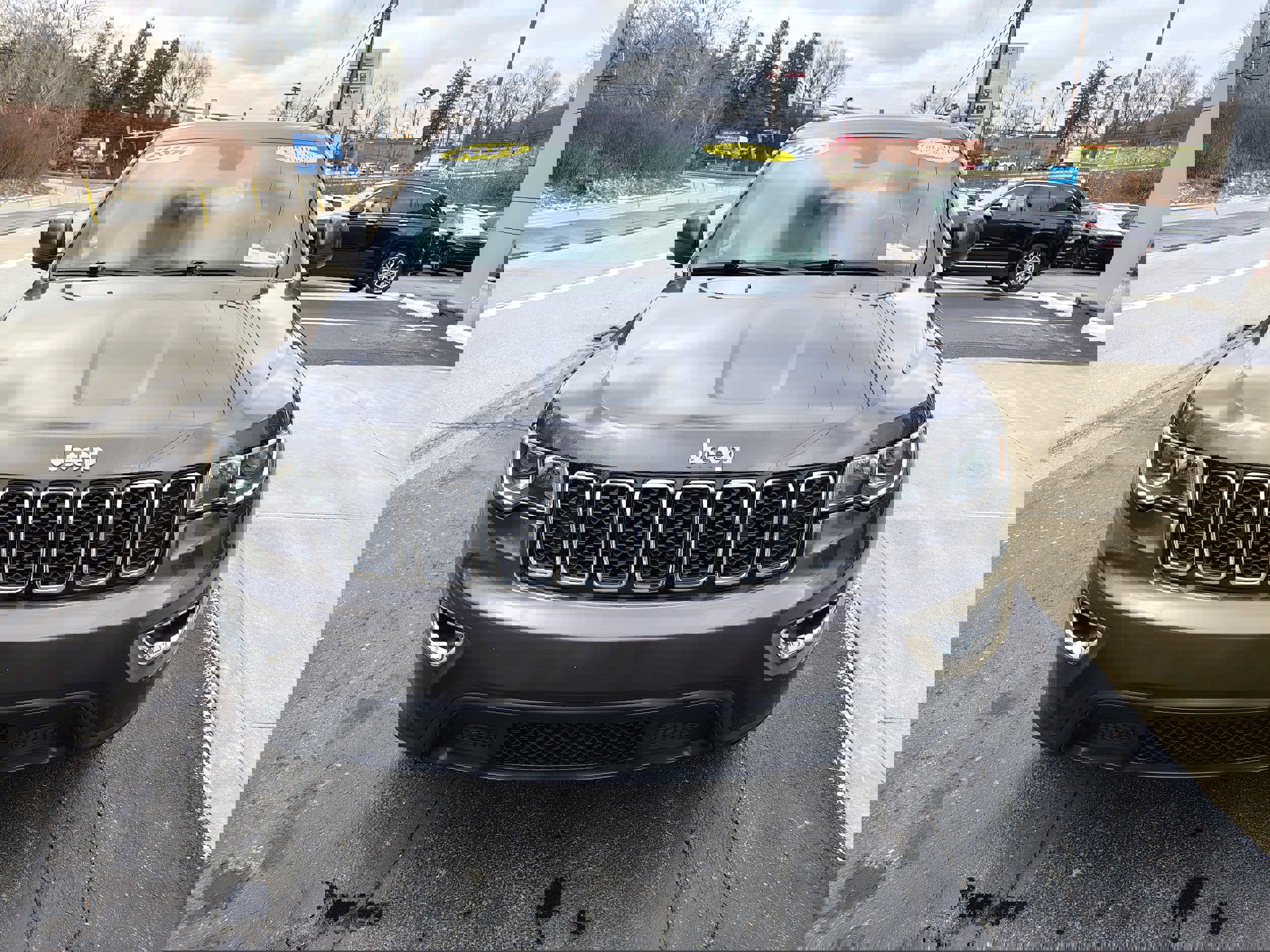 Certified 2021 Jeep Grand Cherokee Laredo image 3