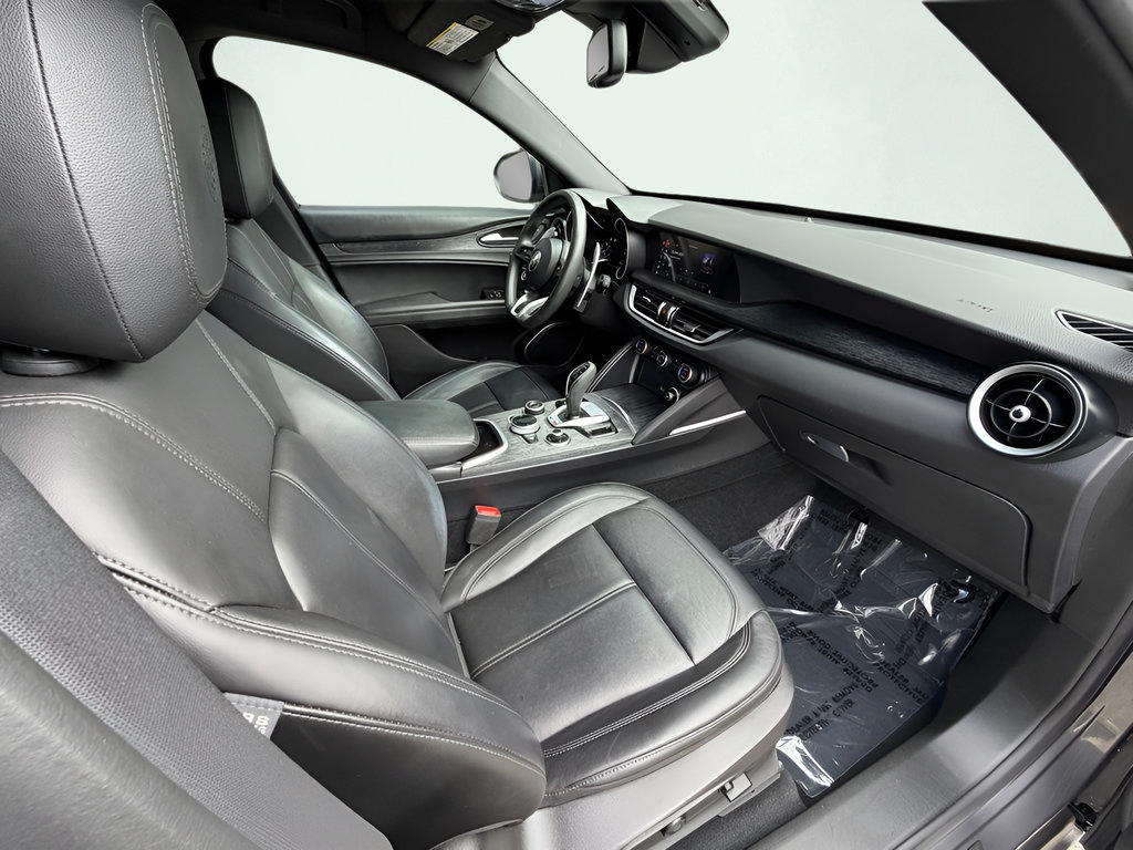 Used 2022 Alfa Romeo Stelvio Sprint RWD image 33