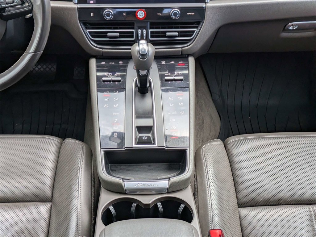 Used 2022 Porsche Macan S w/ Premium Package Plus image 18