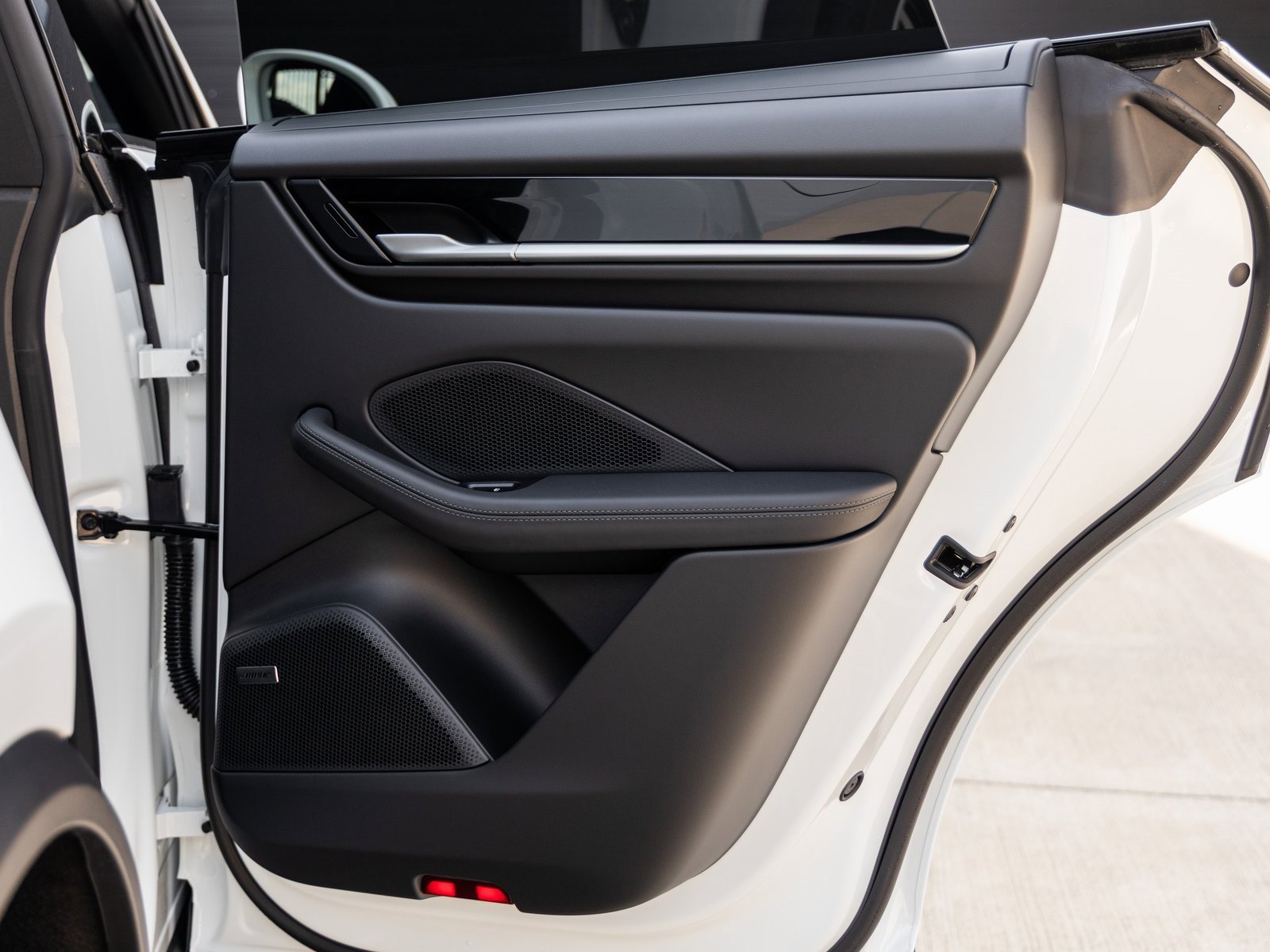 Used 2025 Porsche Macan 4S Electric image 38