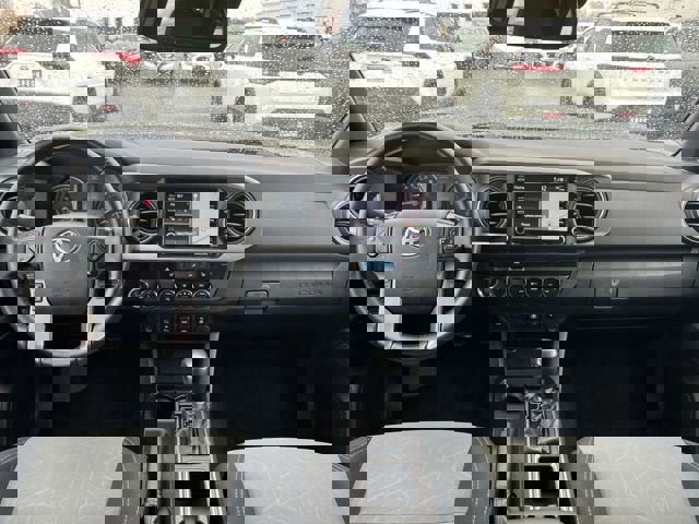 Used 2020 Toyota Tacoma TRD Off-Road w/ Technology Package image 9