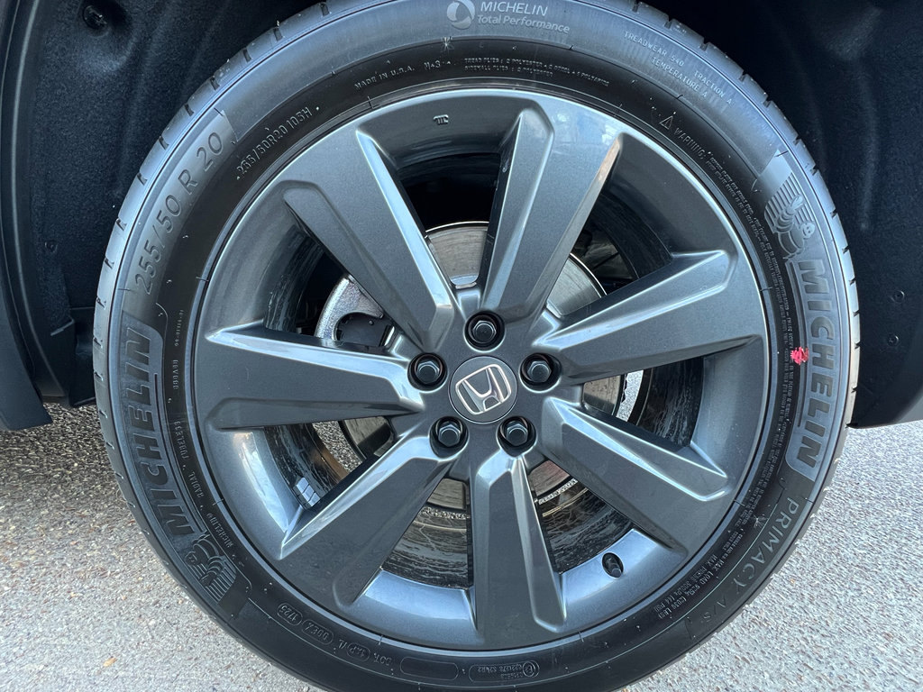 New 2025 Honda Pilot Sport image 10