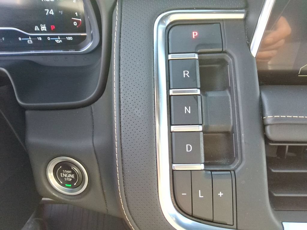 Used 2023 GMC Yukon XL SLT AWD/4WD image 15