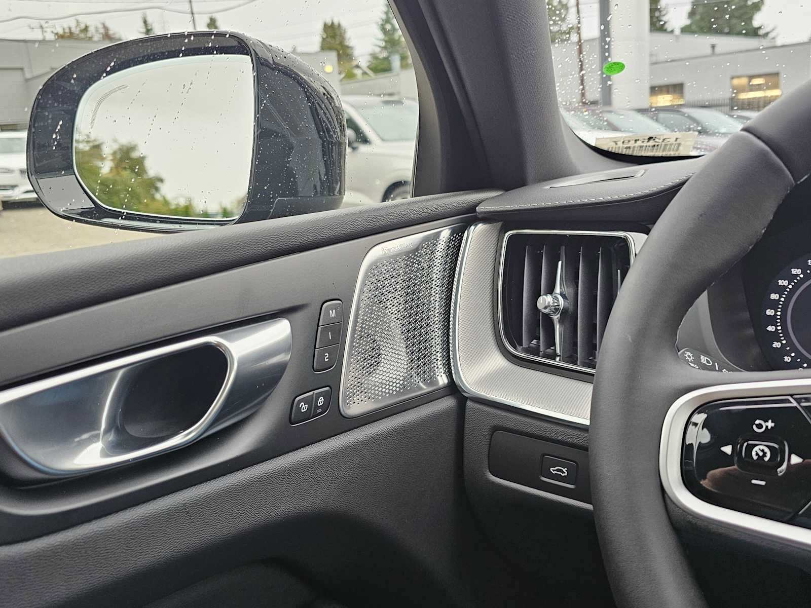 New 2026 Volvo XC60 B5 Ultra w/ Protection Package Premier image 28