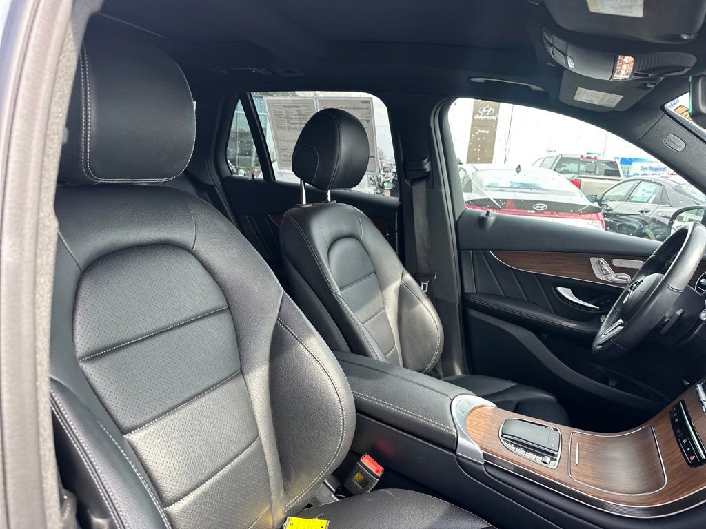 Used 2022 Mercedes-Benz GLC 300 4MATIC image 26