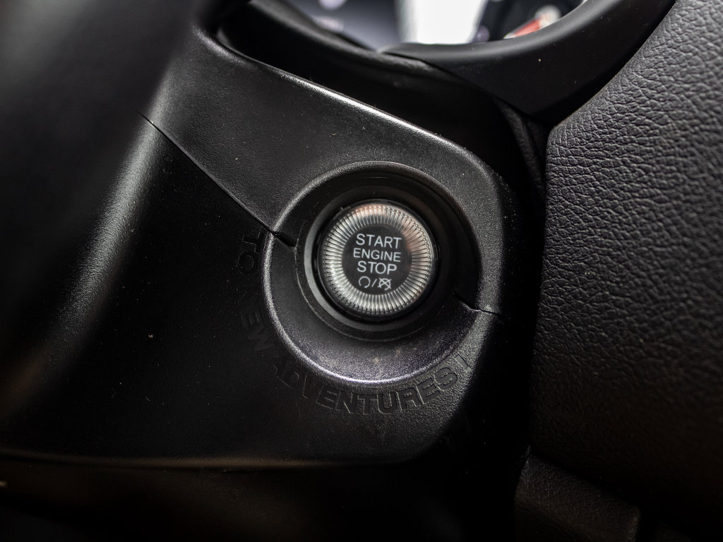 Used 2023 Jeep Renegade Limited image 29