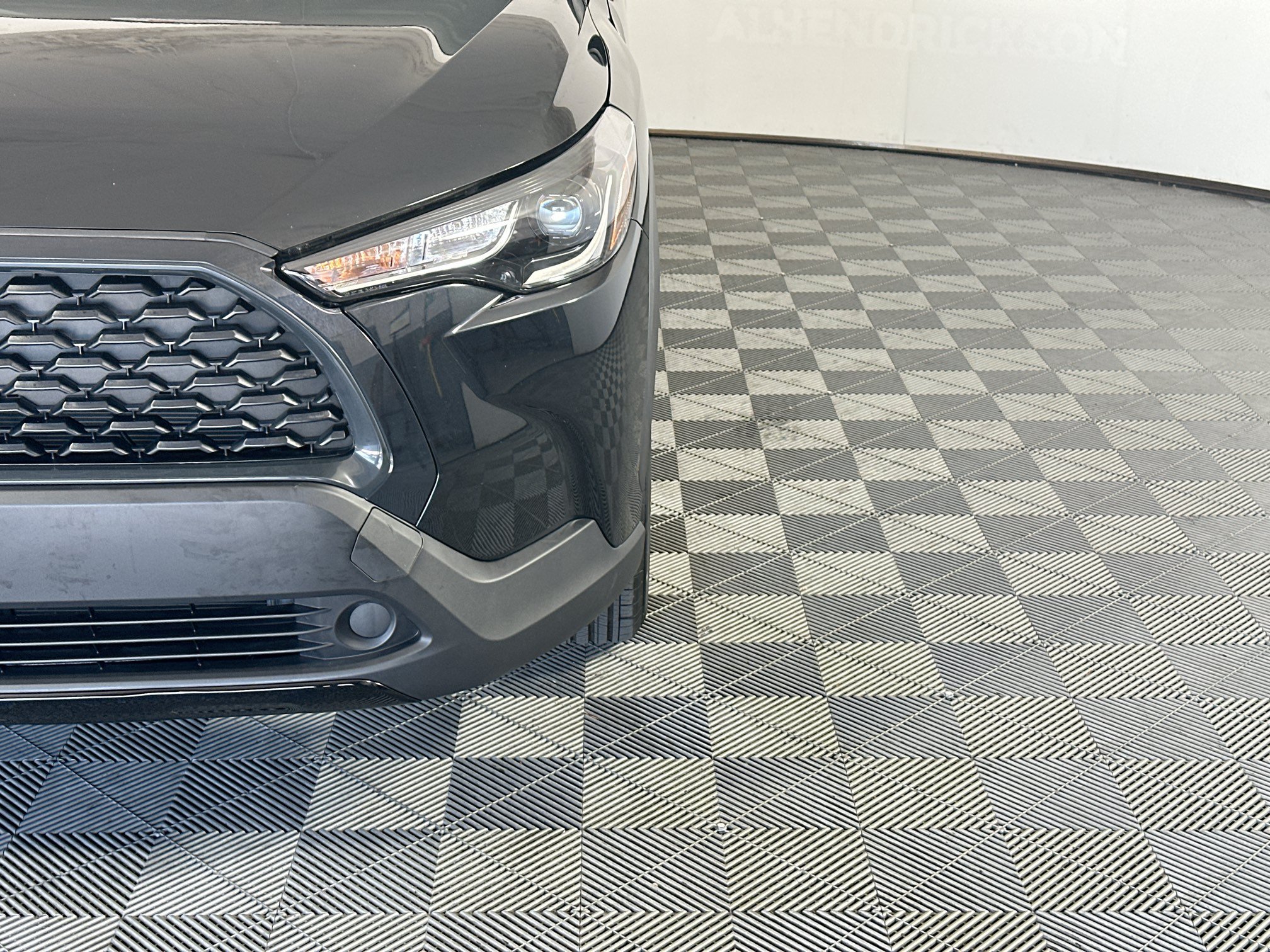 Used 2025 Toyota Corolla Cross L FWD image 9