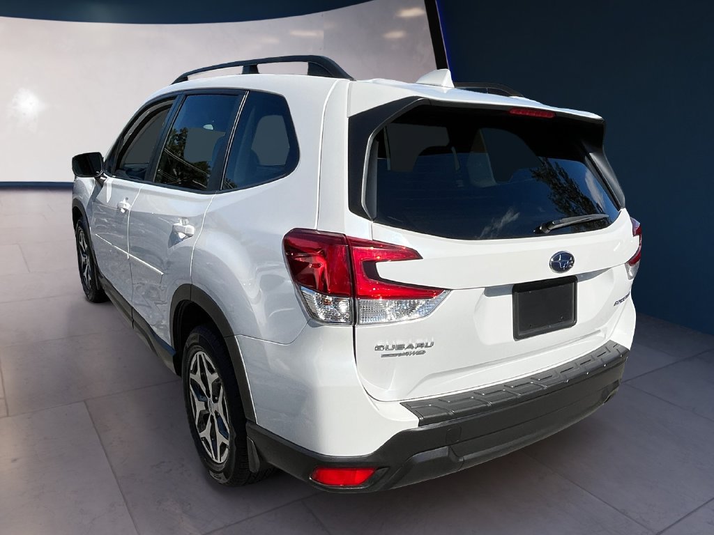 Used 2021 Subaru Forester Premium AWD/4WD image 3