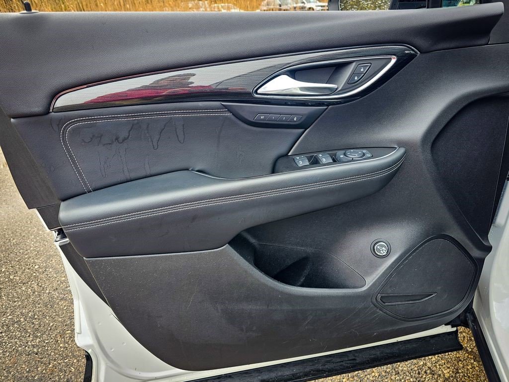 Certified 2023 Buick Envision Essence w/ Sport Touring Package image 12