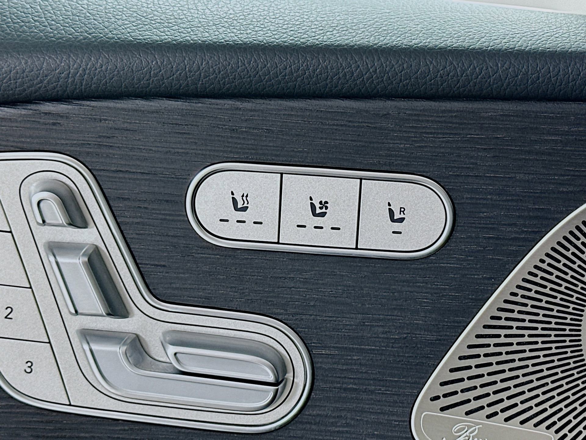 Certified 2025 Mercedes-Benz GLS 450 4MATIC image 22