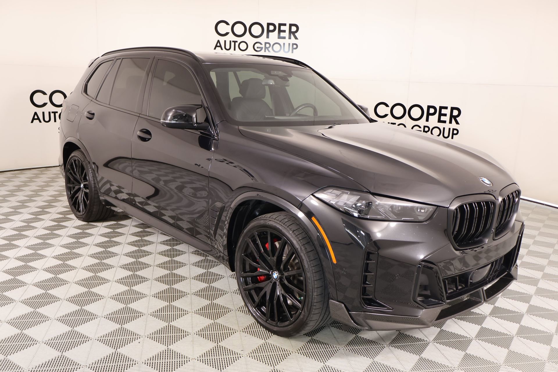 Used 2025 BMW X5 M60i AWD/4WD image 1