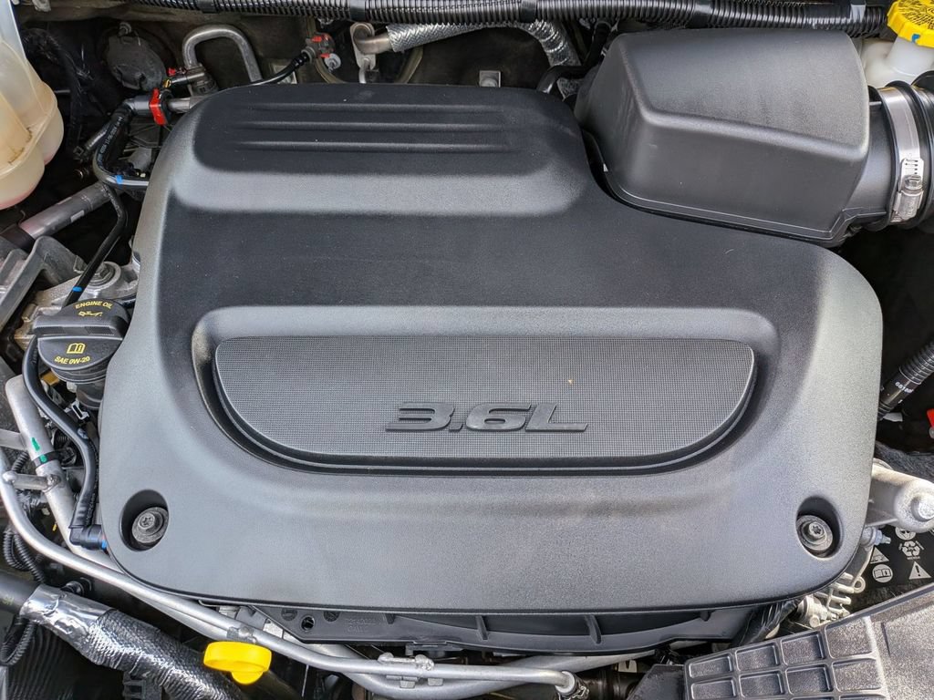 Used 2025 Chrysler Pacifica Select FWD image 37
