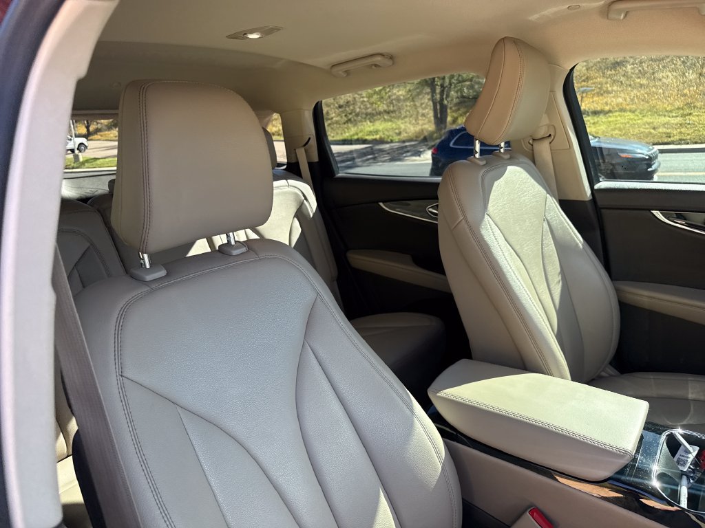 Used 2022 Lincoln Nautilus AWD w/ Premium Package image 31