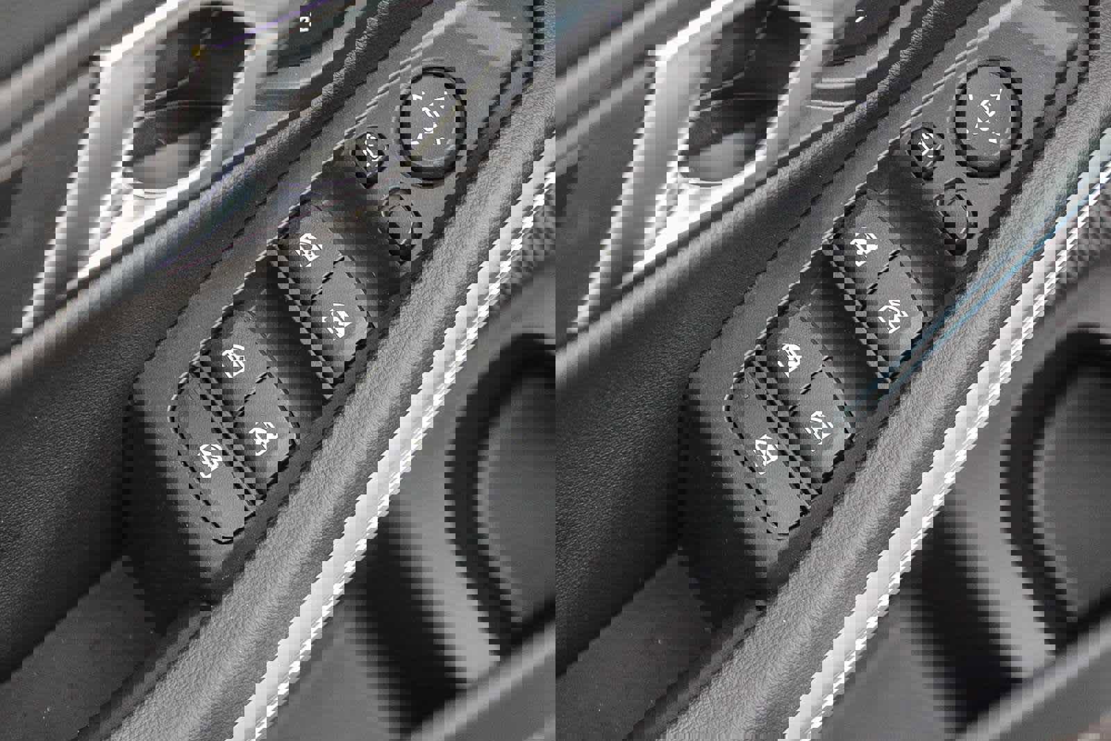 Used 2025 BMW 330i Sedan w/ Convenience Package image 20