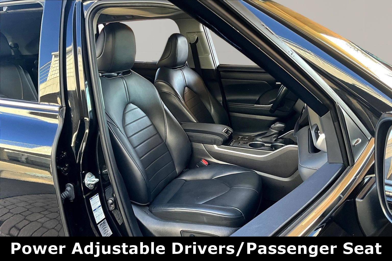 Used 2021 Toyota Highlander XLE image 30