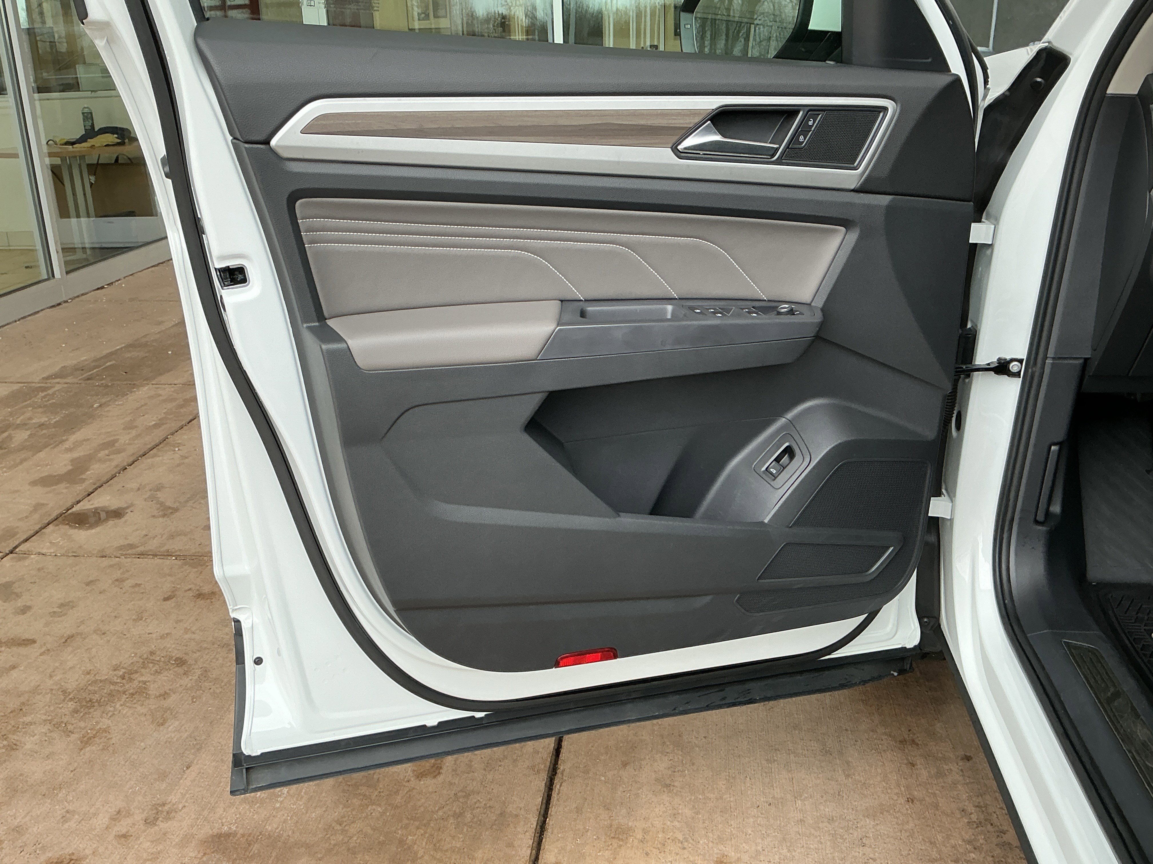 Used 2021 Volkswagen Atlas SEL image 14