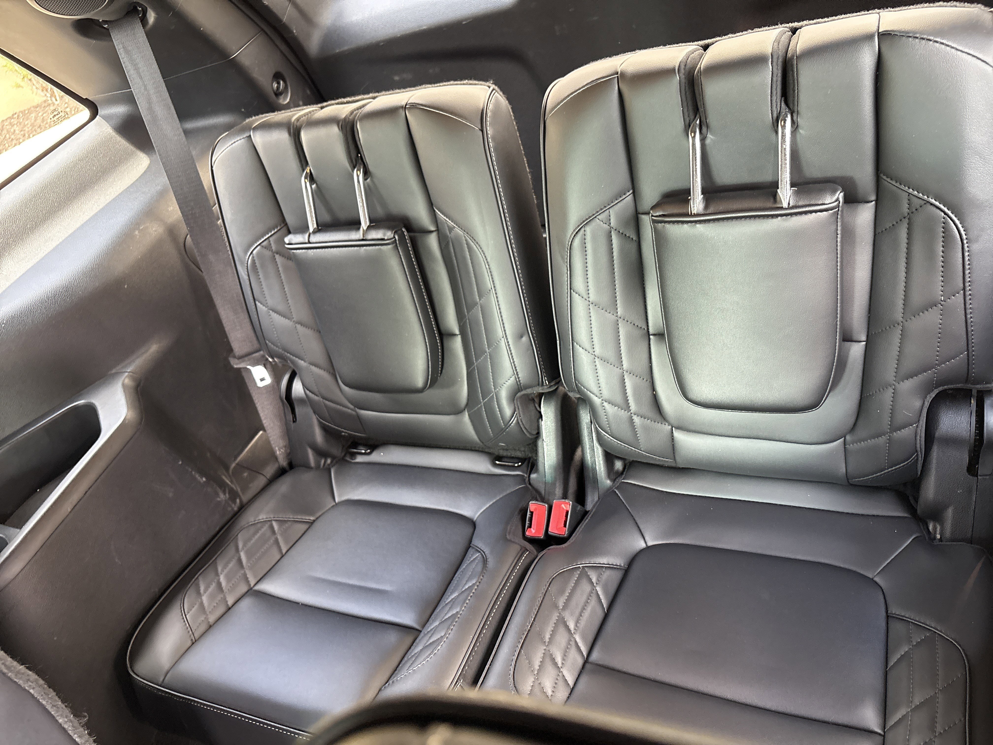 Used 2017 Ford Explorer Platinum image 32