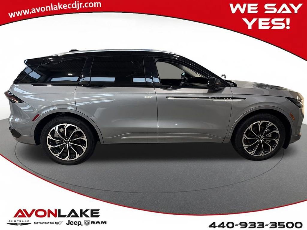Used 2024 Lincoln Nautilus Reserve image 7