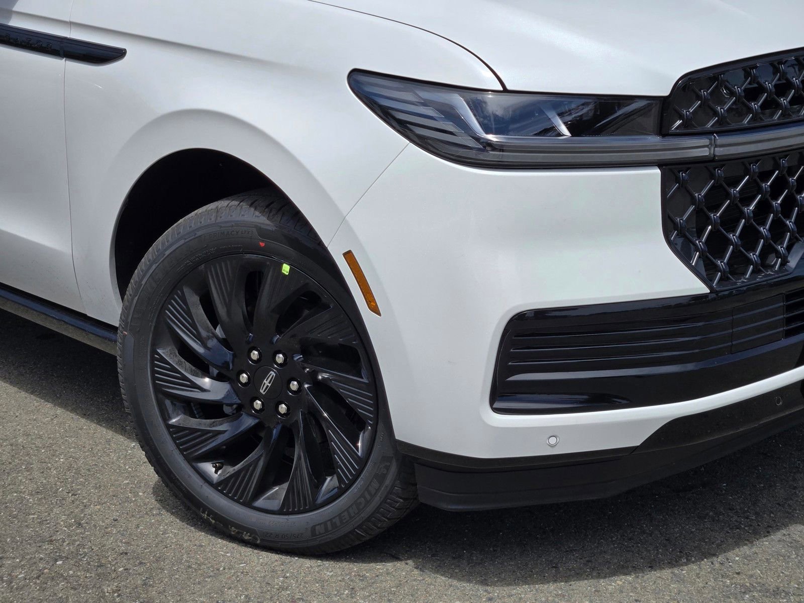 New 2026 Lincoln Navigator L Reserve AWD/4WD image 6