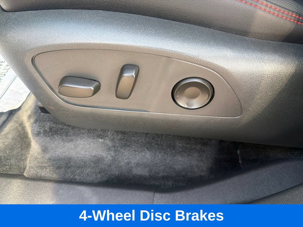 Used 2025 Chevrolet Traverse RS AWD/4WD image 13