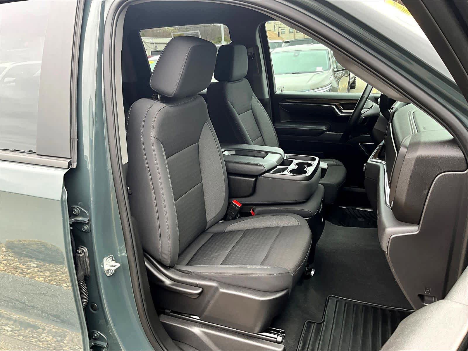 Used 2025 Chevrolet Silverado 1500 LT image 11
